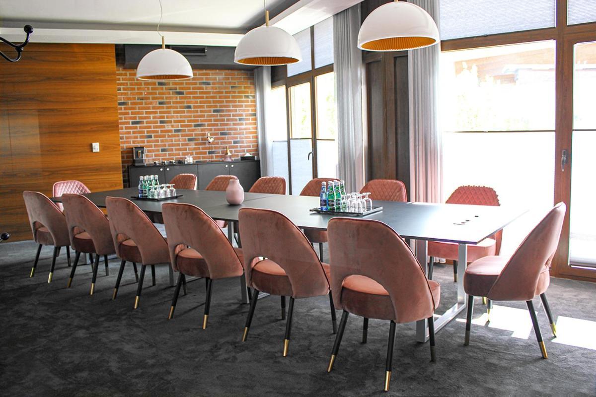 Willa Port Ostróda Kültér fotó Meeting room