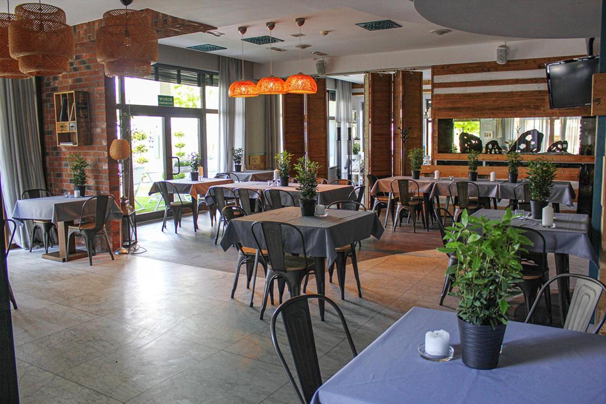 Willa Port Ostróda Kültér fotó Restaurant
