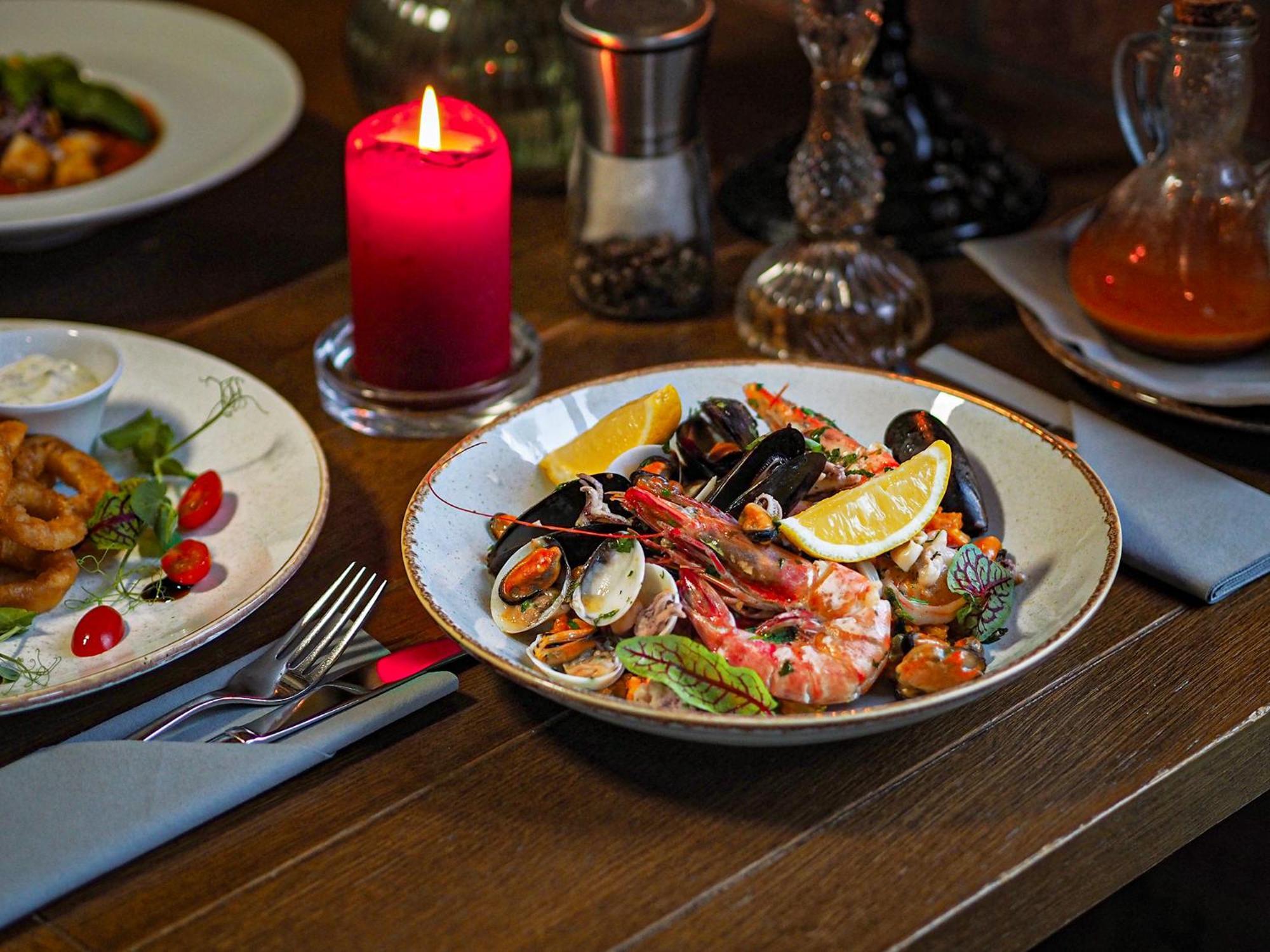Willa Port Ostróda Kültér fotó Seafood salad