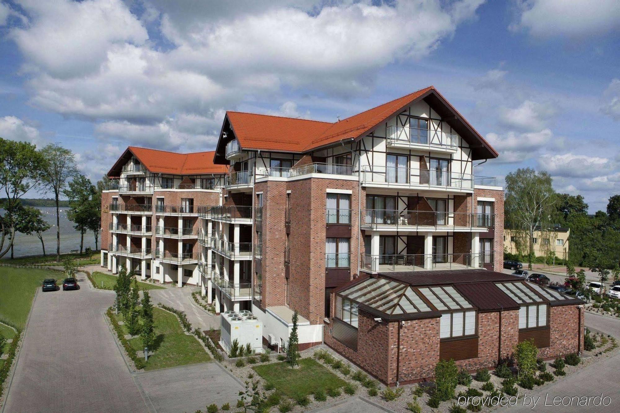 Willa Port Ostróda Kültér fotó Residential complex in Nida